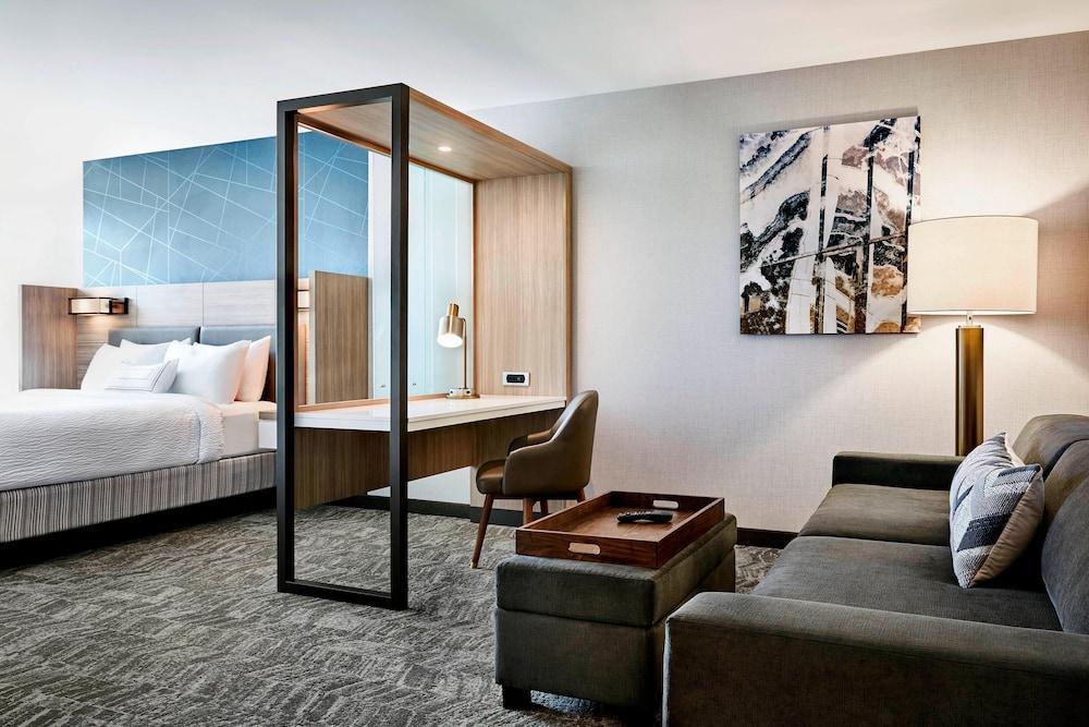 Springhill Hotel 3*